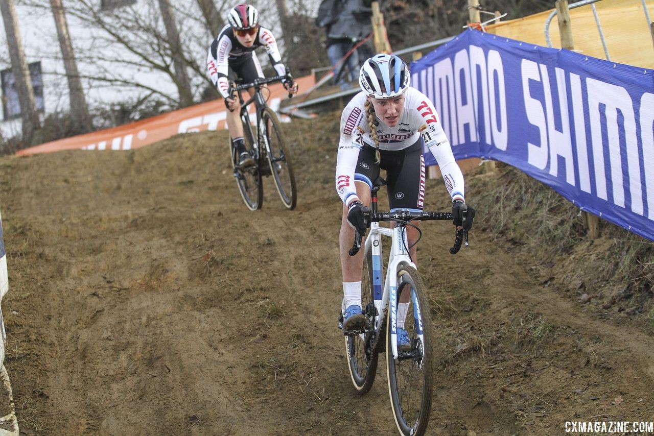 Annemarie Worst got tangled up in a crash 15 seconds in and raced all the way back to ninth. 2018 World Cup Heusden-Zolder. © B. Hazen / Cyclocross Magazine