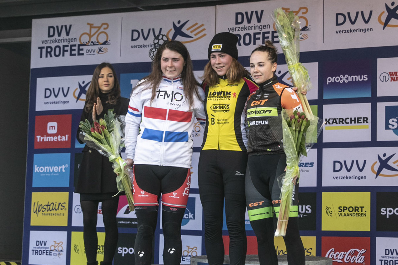 The first-ever Helen100 Junior Women's race took place in Loenhout last December. 2018 Helen100 Trophy Junior Women Race, Azencross Loenhout. © Hans van der Maarel