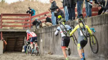 Run or ride? 2018 NBX Gran Prix Cyclocross Day 1. © Angelica Dixon