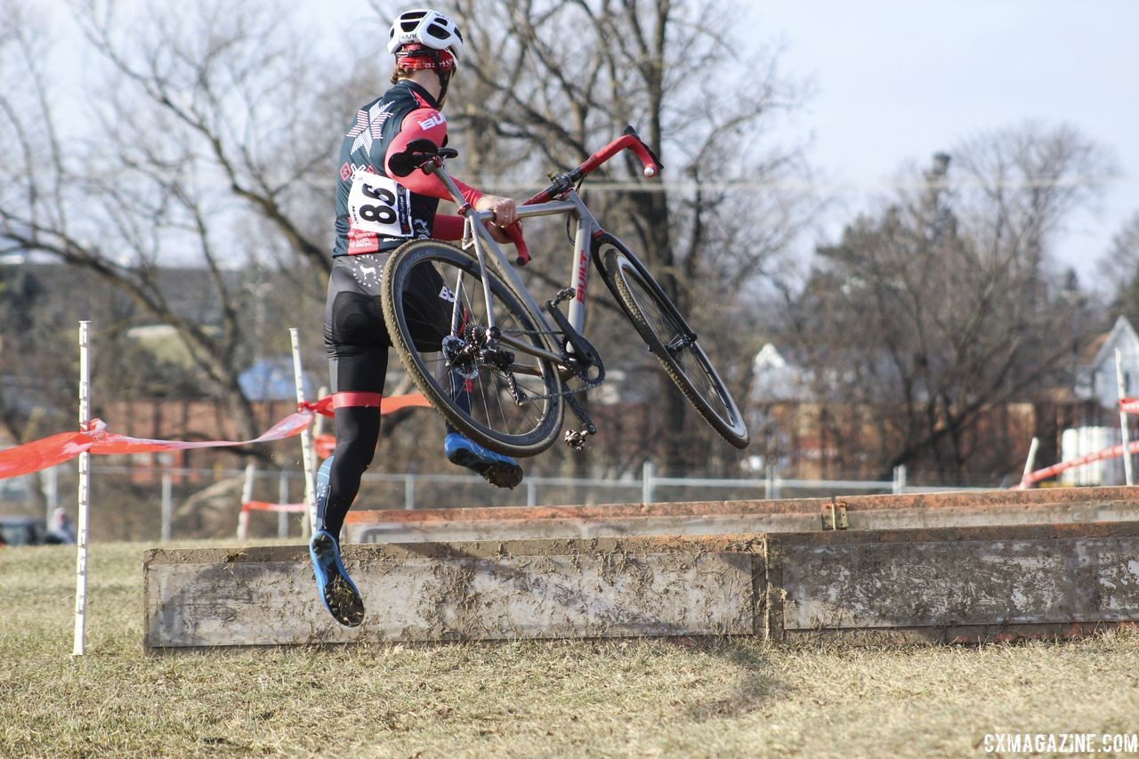 Bjorn Selander rode and ran his Bingham Built bike to a Midwest Cyclocross Championships win. © Z. Schuster / Cyclocross Magazine