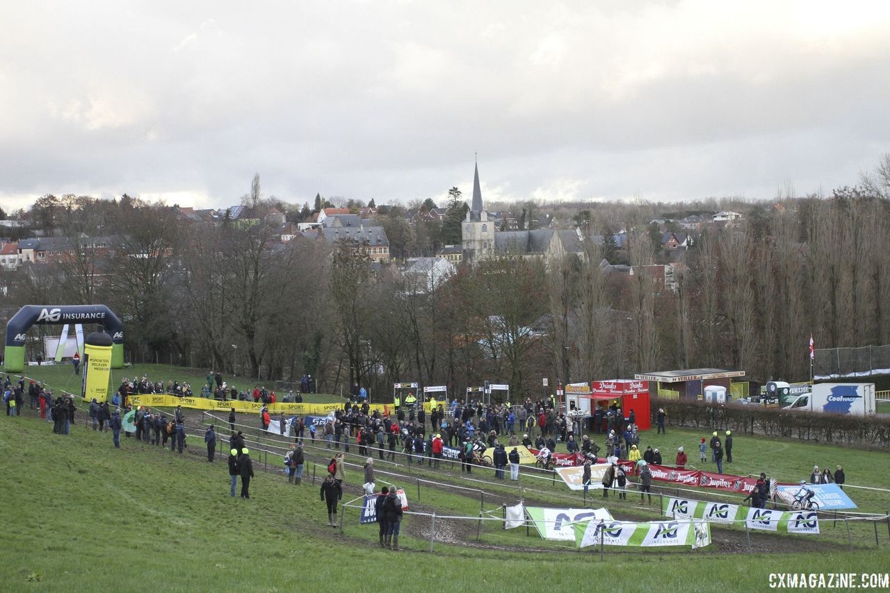 Pre-race rains made the course muddy and slick in spots. 2018 Vlaamse Druivencross Overijse. © B. Hazen / Cyclocross Magazine