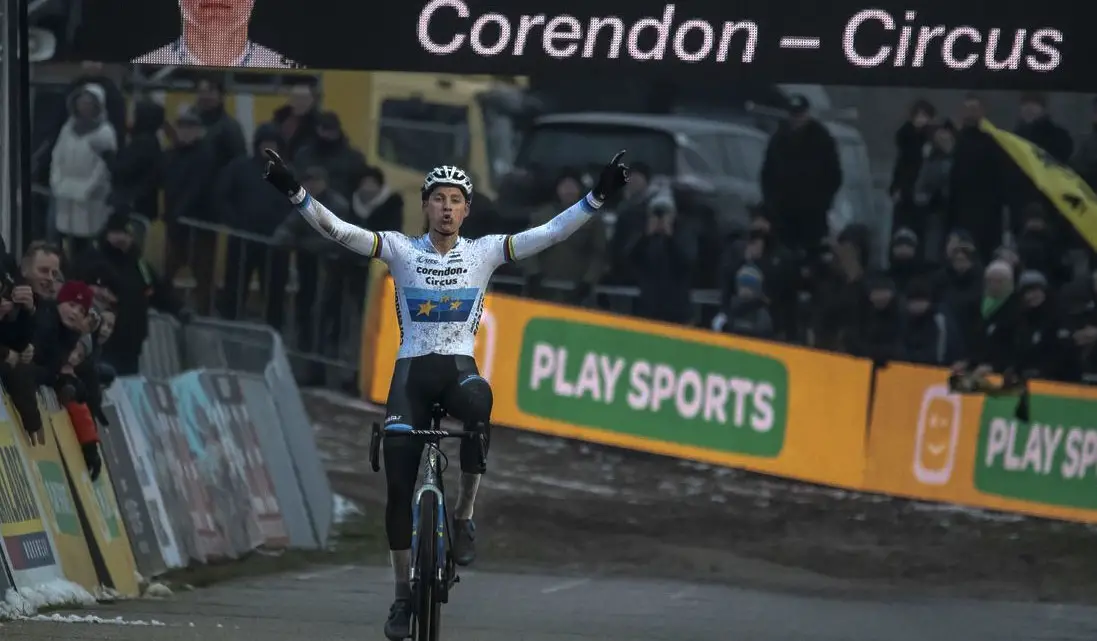 Mathieu van der Poel was dominant again at Zonhoven. 2018 Superprestige Zonhoven. © B. Hazen / Cyclocross Magazine