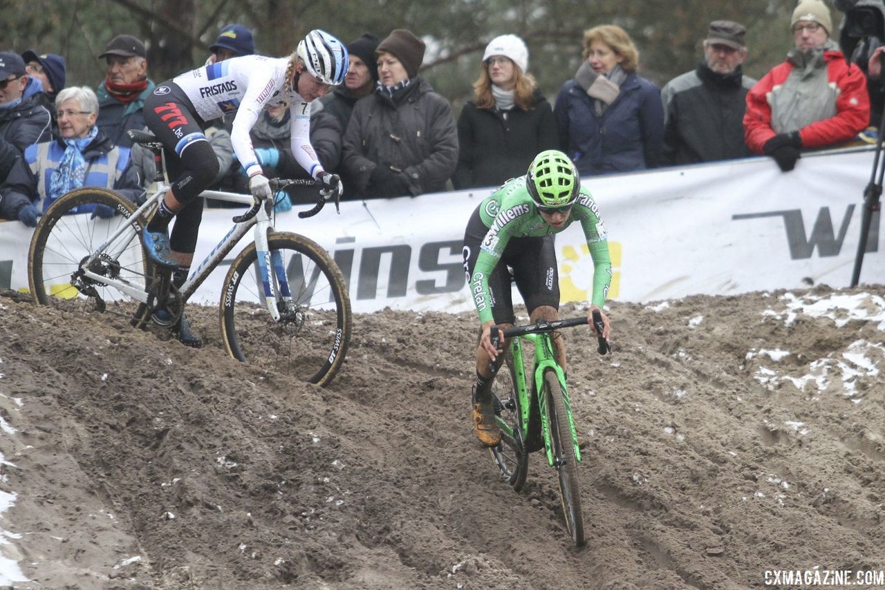 Maud Kaptheijns and Annemarie Worst get ready to take the plunge. 2018 Superprestige Zonhoven. © B. Hazen / Cyclocross Magazine