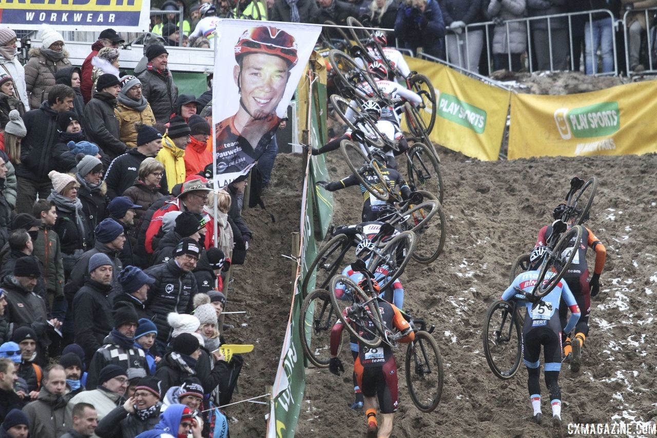 WIth the race in December and not October, riders got to run through some snow as well as sand. 2018 Superprestige Zonhoven. © B. Hazen / Cyclocross Magazine