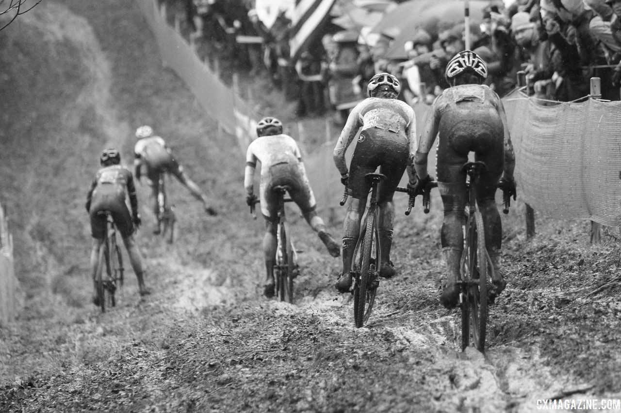 The Elite Women leaders dive into the rutted off-camber. 2018 World Cup Namur. © B. Hazen / Cyclocross Magazine