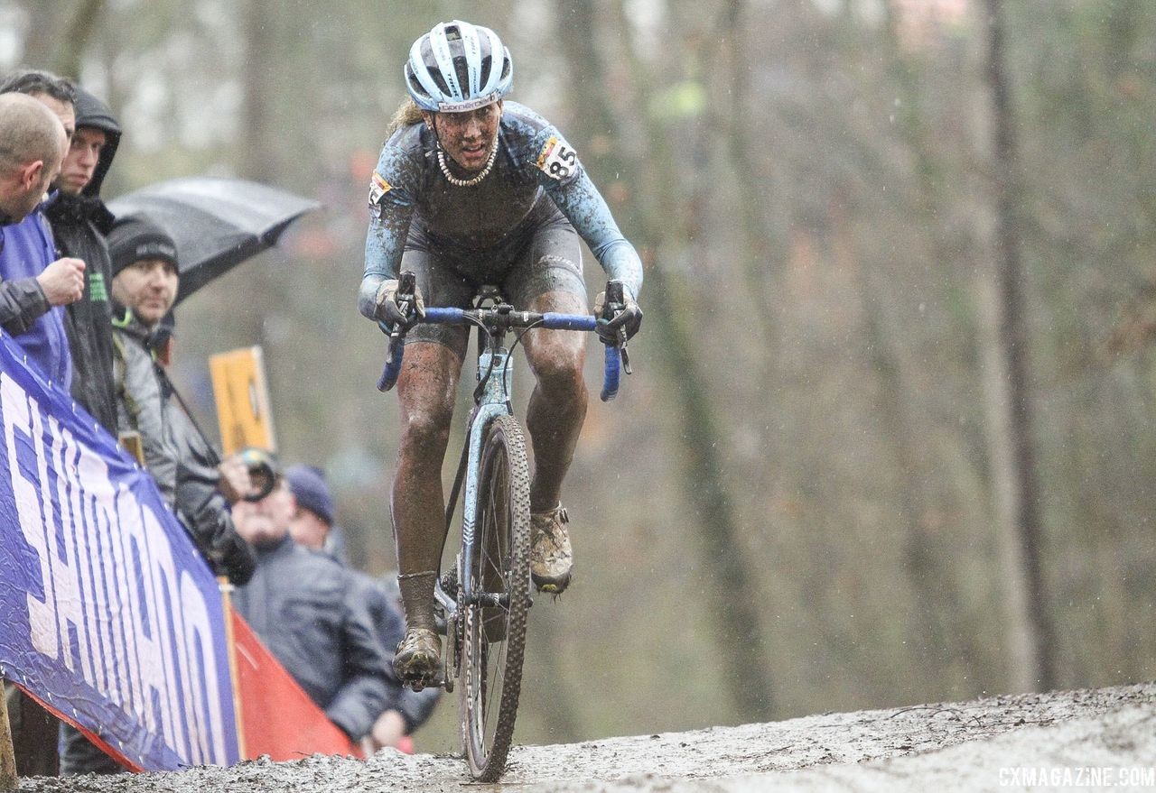 Jolanda Neff started on the fifth row and roared to a fifth-place finish. 2018 World Cup Namur. © B. Hazen / Cyclocross Magazine