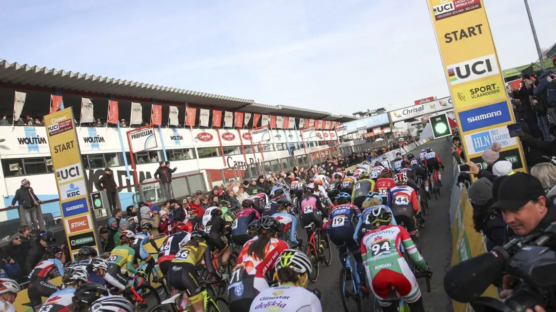 Green means go at World Cup Heusden-Zolder. 2018 World Cup Heusden-Zolder. © B. Hazen / Cyclocross Magazine