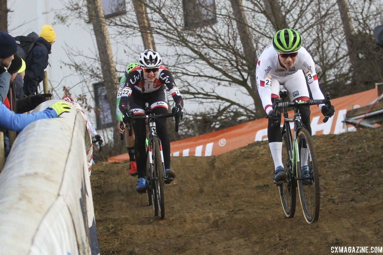 Riders traded leads a number of times. 2018 World Cup Heusden-Zolder. © B. Hazen / Cyclocross Magazine