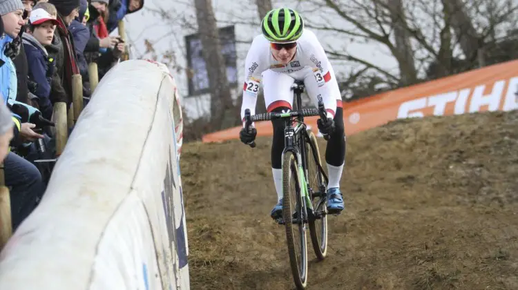 Marianne Vos used a last-lap move to win at Zolder. 2018 World Cup Heusden-Zolder. © B. Hazen / Cyclocross Magazine