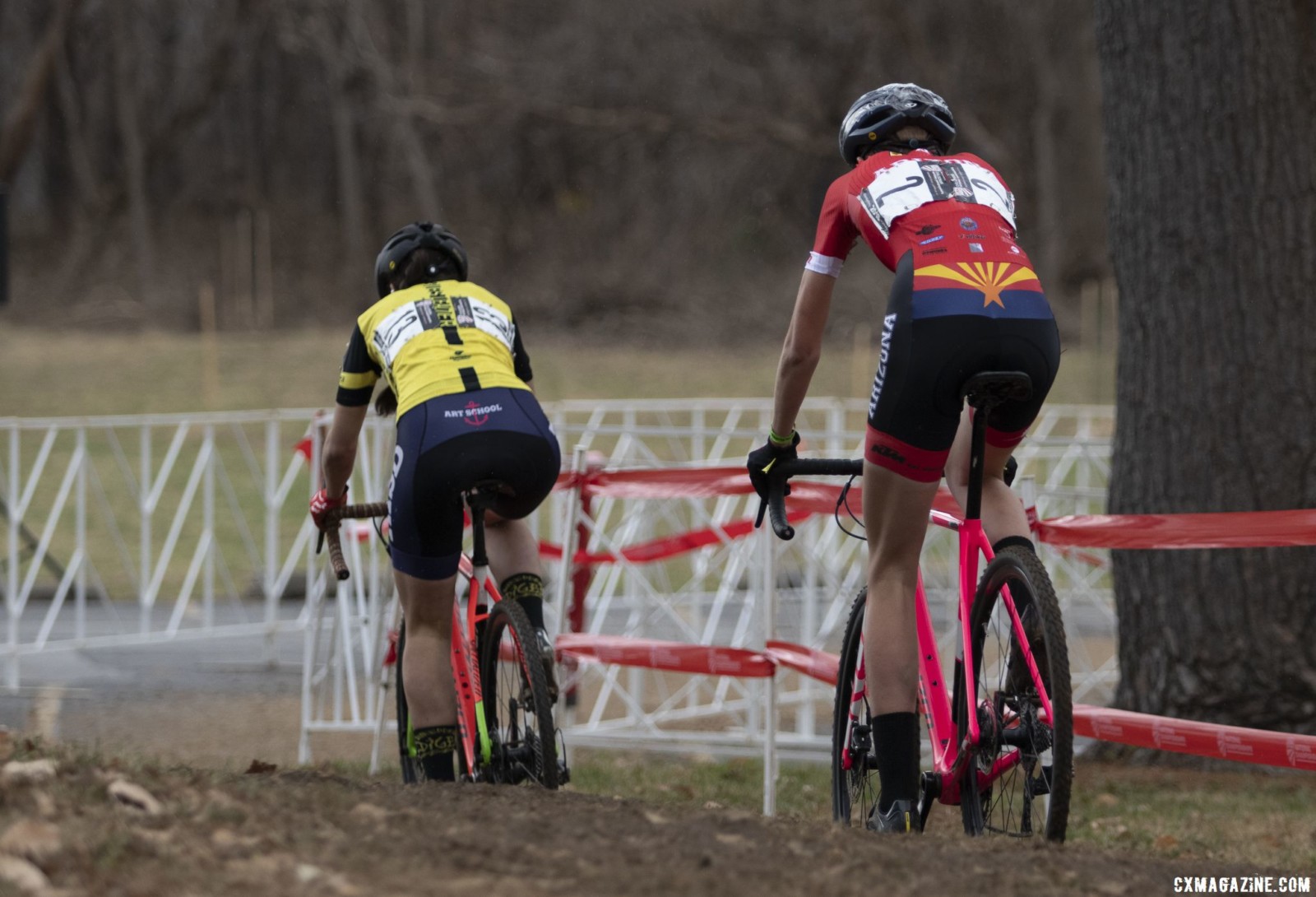 After a bike change, Rossi reclaimed the lead with Oneill in persuit. Collegiate Club Women. 2018 Cyclocross National Championships, Louisville, KY. © A. Yee / Cyclocross Magazine