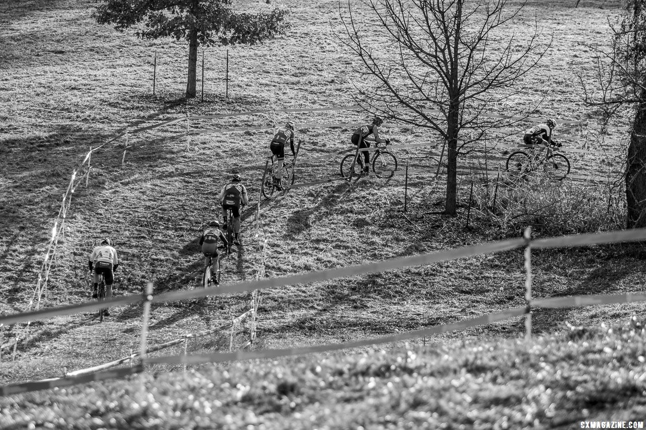 The biggest field had the biggest packs. Masters Men 60-64. 2018 Cyclocross National Championships, Louisville, KY. © A. Yee / Cyclocross Magazine