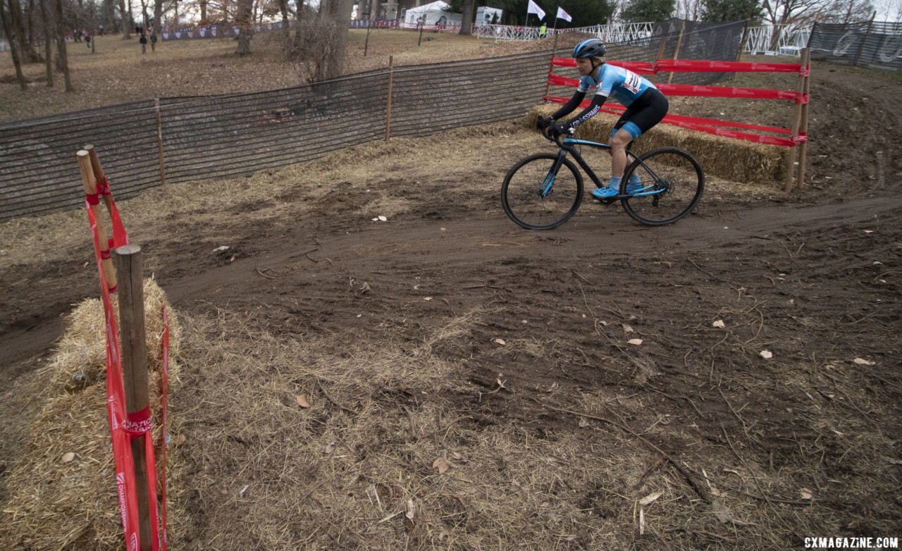 Elizabeth Sheldon enters the technical descent on her way to bronze. Masters Women 50-54. 2018 Cyclocross National Championships, Louisville, KY. © A. Yee / Cyclocross Magazine