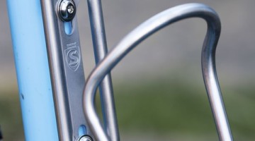 The Sicuro is one of Silca's finely crafted products. Silca Sicuro titanium bottle cage and titanium mounting screws