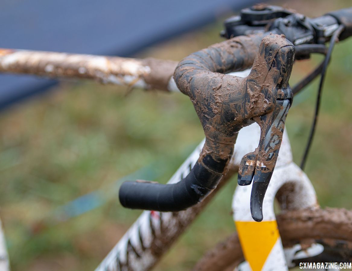 Sturm converted her team race bikes for the Singlespeed race, she her right shifter just hung out on Saturday. Sarah Sturm's title-winning singlespeed Specialized Crux. 2018 Cyclocross National Championships, Louisville, KY. © A. Yee / Cyclocross Magazine