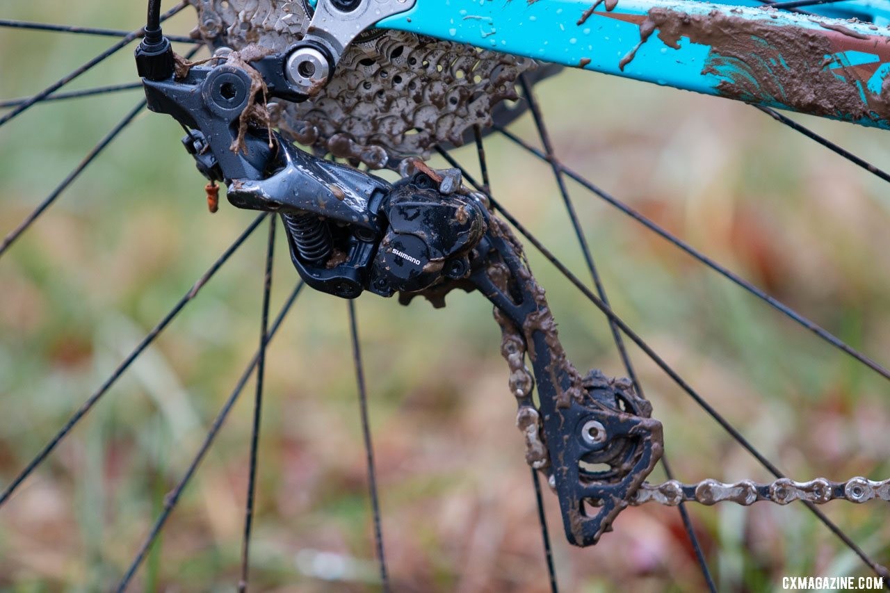 Honsinger is not the first cyclocrosser we have seen use the new clutch-based Ultegra RX derailleur, but she is the first we've seen use the RX800 mechanical model. Clara Honsinger's Kona Major Jake cyclocross bike. 2018 Cyclocross National Championships, Louisville, KY. © A. Yee / Cyclocross Magazine