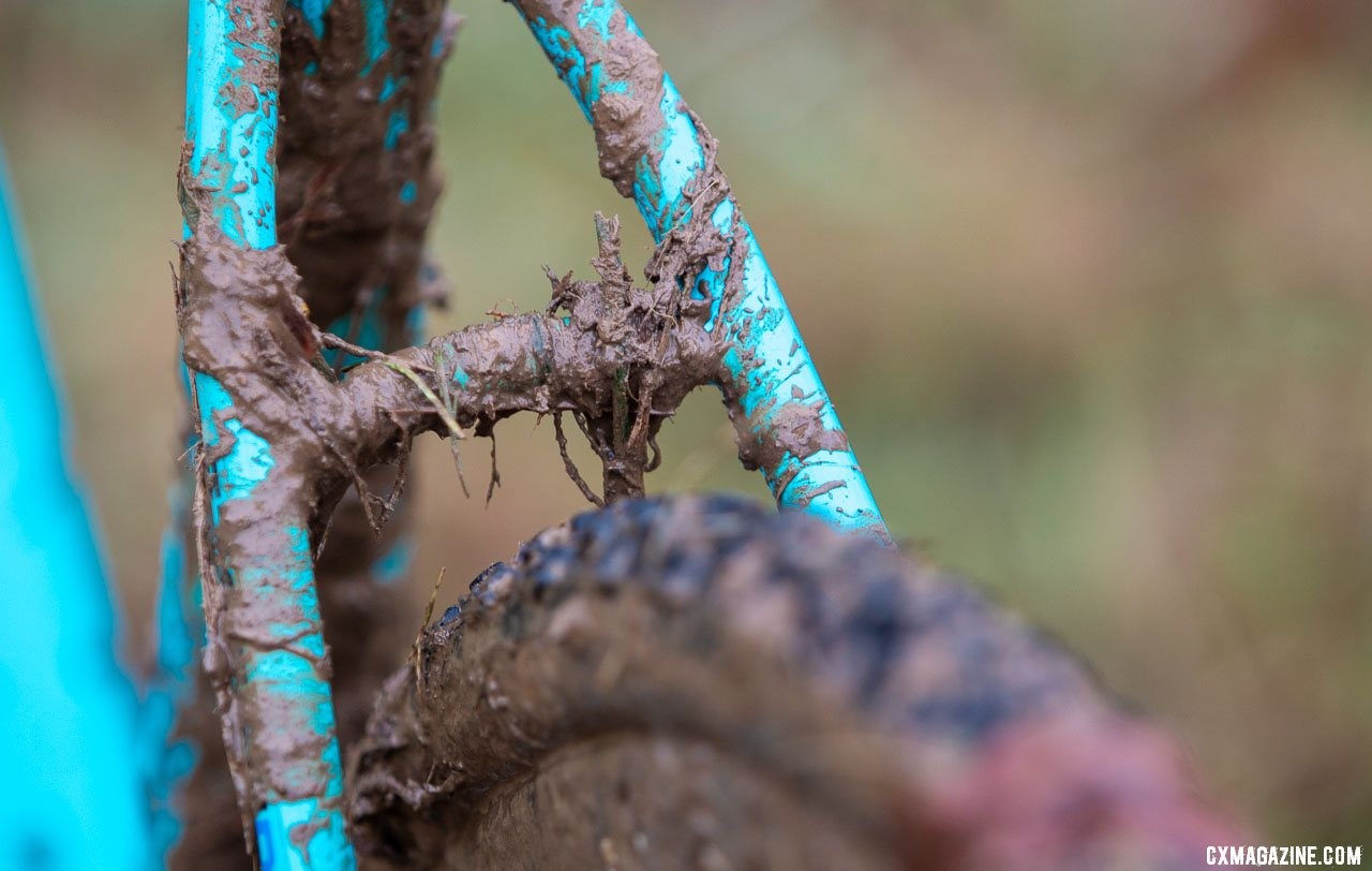 The Kona Major Jake has plenty of clearance in the rear, which came in handy in the Joe Creason Park mud. Clara Honsinger's Kona Major Jake cyclocross bike. 2018 Cyclocross National Championships, Louisville, KY. © A. Yee / Cyclocross Magazine