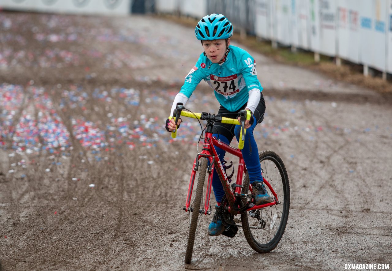 Miller Reardon hits the rear brake to avoid a pile-up on the first straight. 2018 Cyclocross National Championships, Louisville, KY. © A. Yee / Cyclocross Magazine