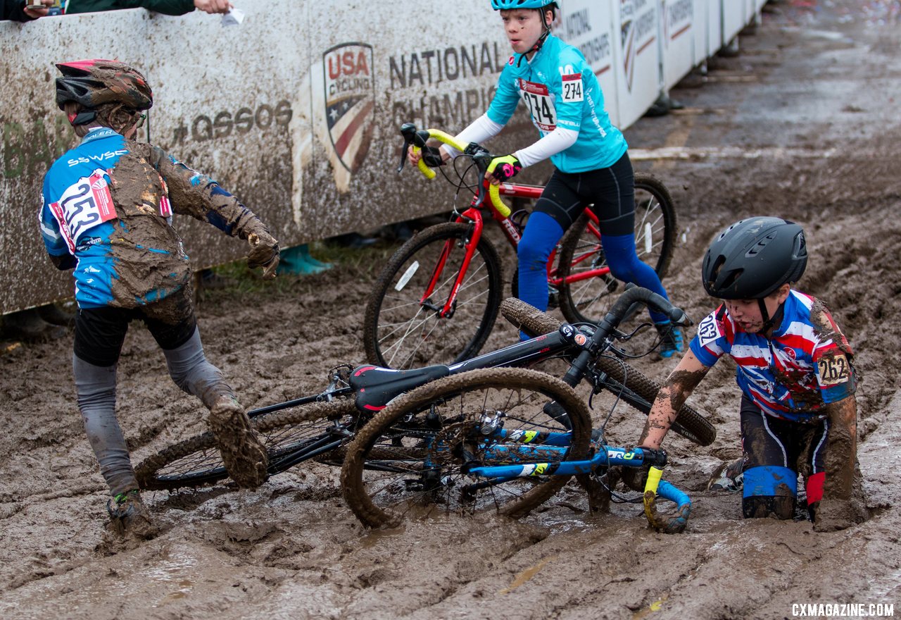 Miller Reardon narrowly avoids a pile-up coming off the first straight. 2018 Cyclocross National Championships, Louisville, KY. © A. Yee / Cyclocross Magazine