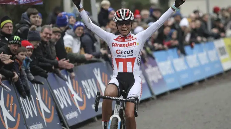 Ceylin del Carmen Alvarado went solo early to win on Sunday. 2019 Brussels Universities Cyclocross. © B. Hazen / Cyclocross Magazine