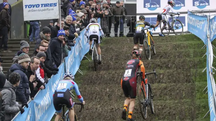 Sanne Cant gave riding the rollers a go in the first lap while most other riders dismounted. 2019 Brussels Universities Cyclocross. © B. Hazen / Cyclocross Magazine