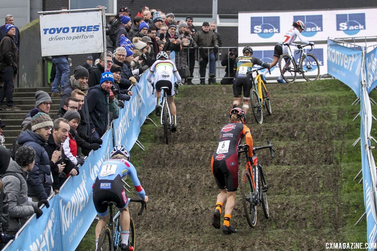 The uphill rollers were a memorable feature on last year's course. 2019 Brussels Universities Cyclocross. © B. Hazen / Cyclocross Magazine