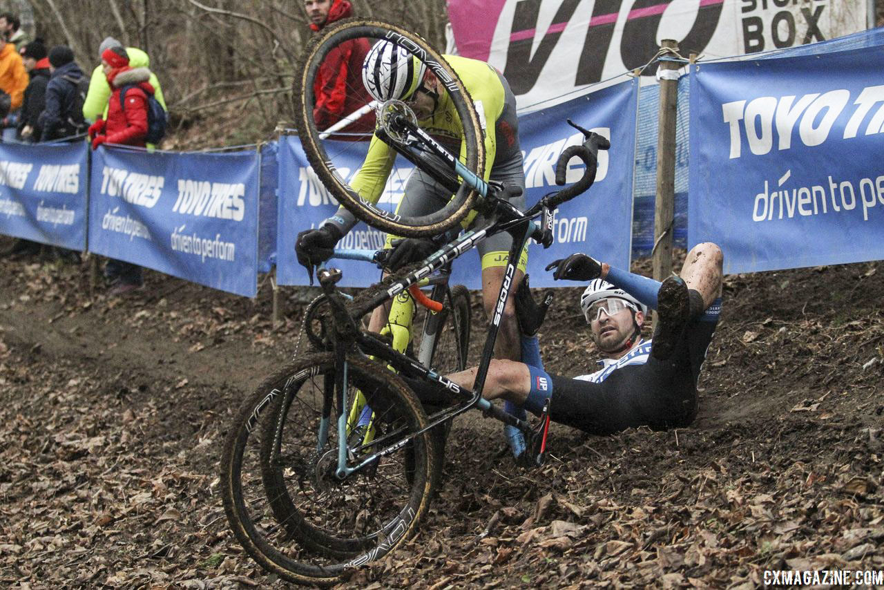 Kerry Werner got involved in some extracurriculars in the woods. 2019 Brussels Universities Cyclocross. © B. Hazen / Cyclocross Magazine