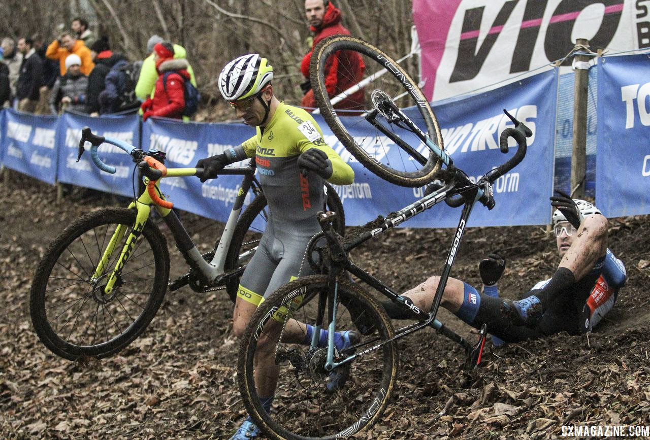 Kerry Werner deftly avoided the crashed rider in front of him. 2019 Brussels Universities Cyclocross. © B. Hazen / Cyclocross Magazine
