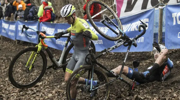 Kerry Werner deftly avoided the crashed rider in front of him. 2019 Brussels Universities Cyclocross. © B. Hazen / Cyclocross Magazine