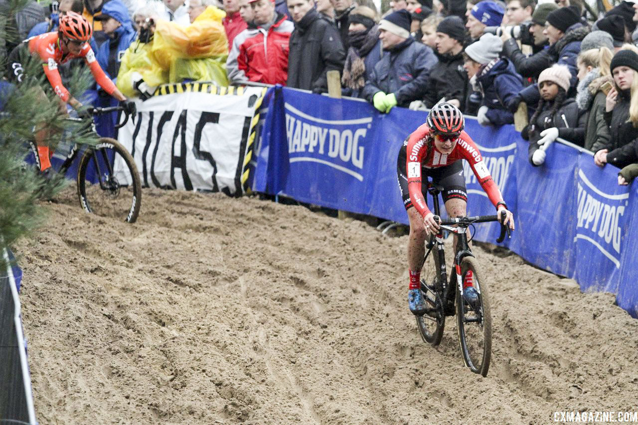 Lucinda Brand leads Marianne Vos into the sand. 2019 Dutch Cyclocross National Championships, Huijbergen. © B. Hazen / Cyclocross Magazine