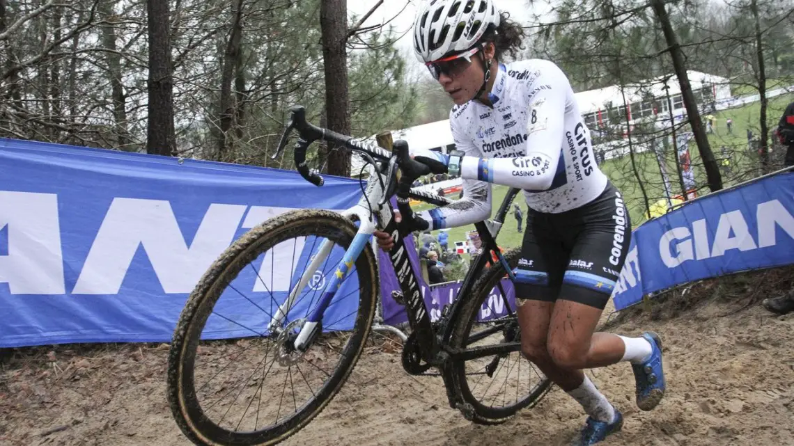 Ceylin del Carmen Alvarado came in as the favorite in the U23 Women's race and converted on her status with the win. 2019 Dutch Cyclocross National Championships, Huijbergen. © B. Hazen / Cyclocross Magazine