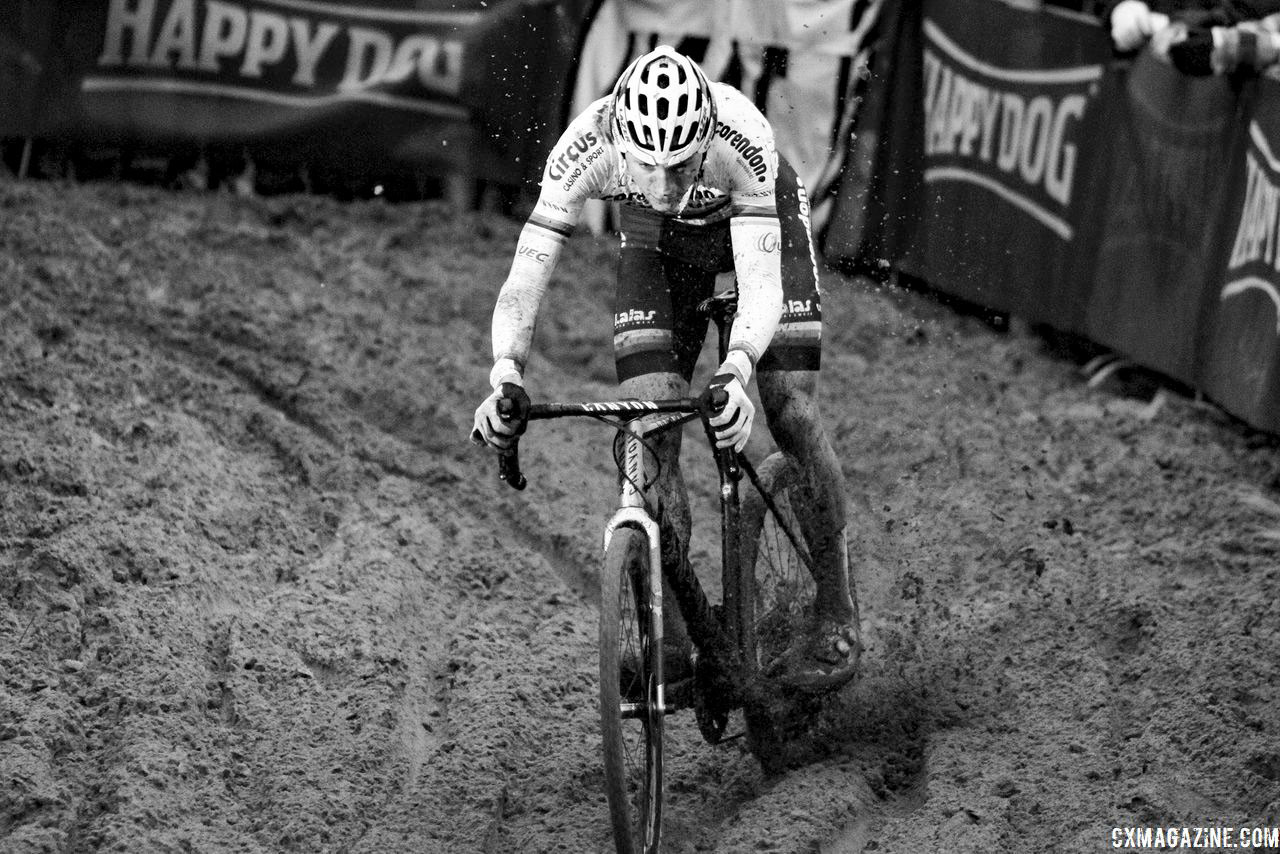 Mathieu van der Poel makes his way through the sand. 2019 Dutch Cyclocross National Championships, Huijbergen. © B. Hazen / Cyclocross Magazine