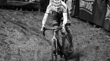 Mathieu van der Poel makes his way through the sand. 2019 Dutch Cyclocross National Championships, Huijbergen. © B. Hazen / Cyclocross Magazine