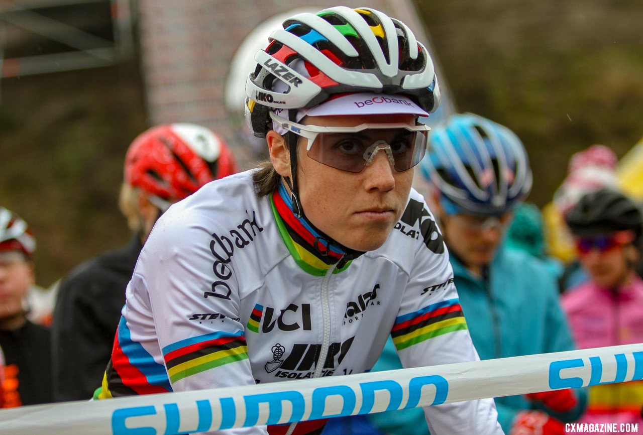 Sanne Cant tunes up for her title defense. Elite Women. 2019 Hoogerheide World Cup, GP Adri van der Poel. © B. Hazen / Cyclocross Magazine