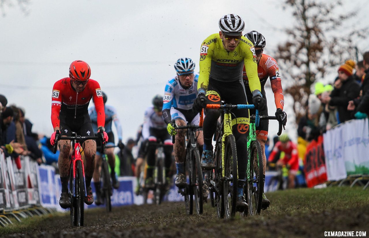 Kerry Werner and Cody Kaiser fight through the traffic. Elite Men, 2019 Hoogerheide UCI Cyclocross World Cup. © B. Hazen / Cyclocross Magazine