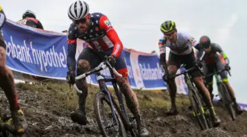 Hyde and White navigate the rutted off-cambers. Elite Men, 2019 Hoogerheide UCI Cyclocross World Cup. © B. Hazen / Cyclocross Magazine