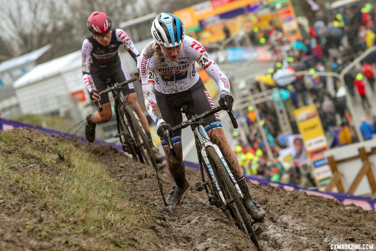 Worst leads Arzuffi. The teammates would finish 13th and 14th. Elite Women. 2019 Hoogerheide World Cup, GP Adri van der Poel. © B. Hazen / Cyclocross Magazine