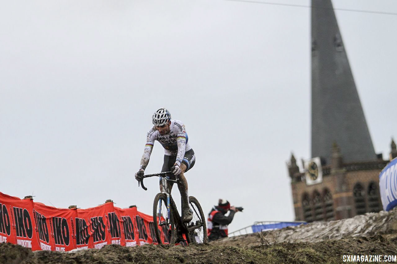 Van der Poel held a lead heading into the bell lap. 2019 World Cup Hoogerheide. © B. Hazen / Cyclocross Magazine