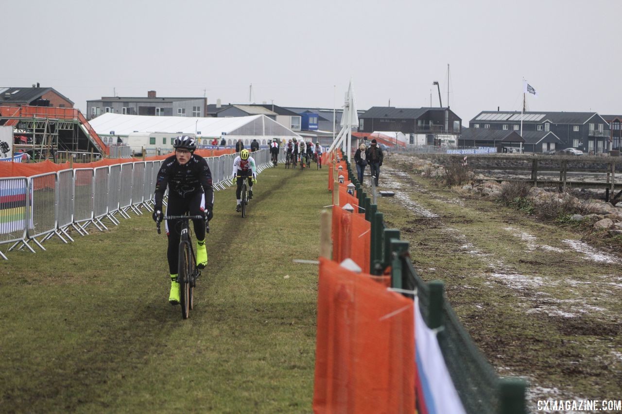 There are several long drags along the sea.2019 Bogense World Championships Course Preview. © Z. Schuster / Cyclocross Magazine