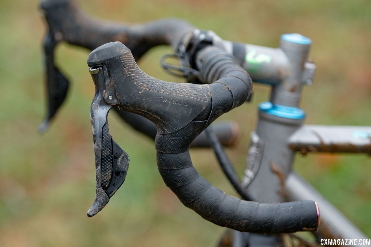 Clouse's mix-and-match components included Ultegra R8070 Di2 shift/brake levers. Katie Clouse's Moots Psychlo X RSL. 2018 Cyclocross National Championships V2. Louisville, KY. © Cyclocross Magazine