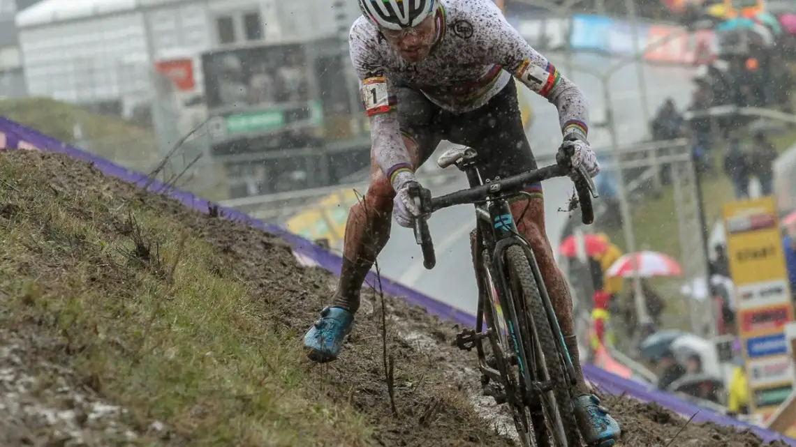 U23 World Champ Eli Iserbyt in control at the U23 Men, 2019 Hoogerheide World Cup. © B. Hazen / Cyclocross Magazine