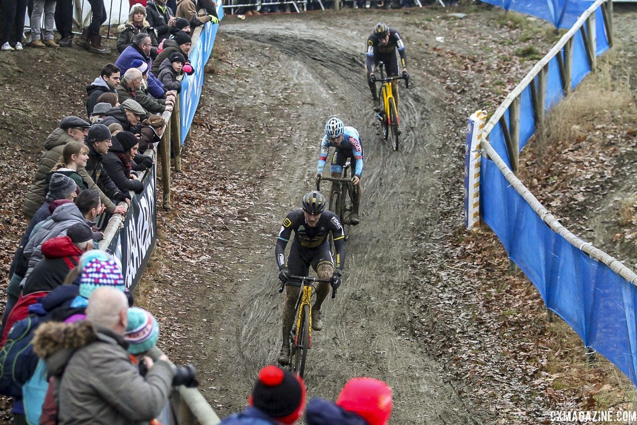 Riders snake their way through one of the less muddier parts of the course. 2019 GP Sven Nys, Baal. © B. Hazen / Cyclocross Magazine