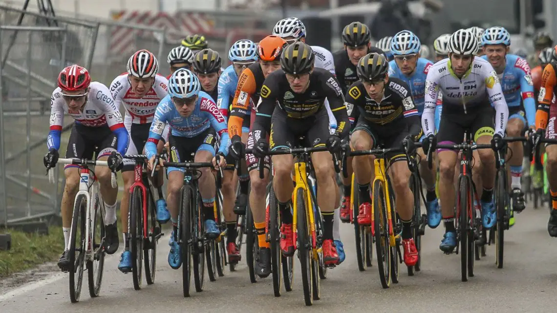 A rather clean Elite Men's field at the start of the race. 2019 GP Sven Nys, Baal. © B. Hazen / Cyclocross Magazine