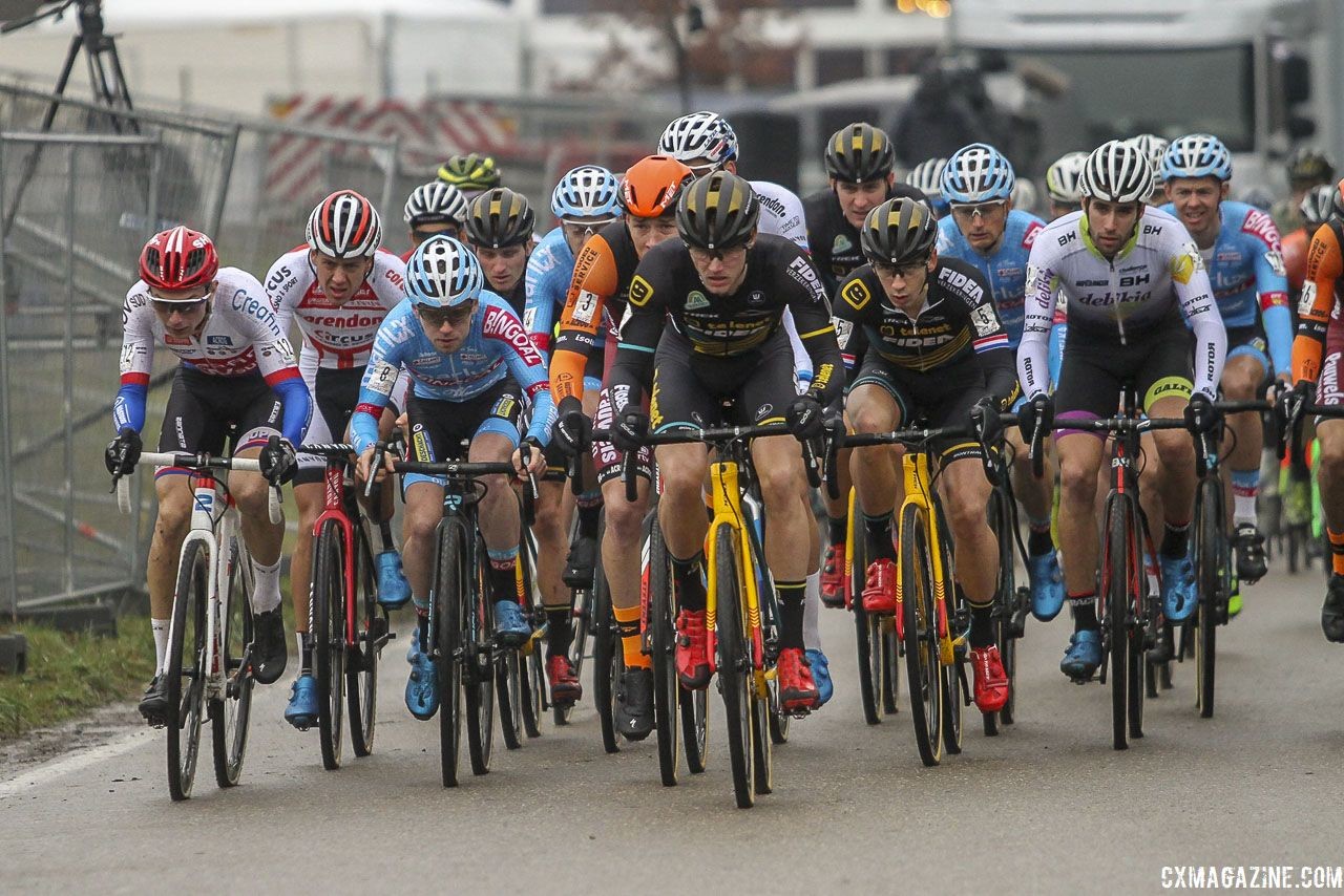 A rather clean Elite Men's field at the start of the race. 2019 GP Sven Nys, Baal. © B. Hazen / Cyclocross Magazine