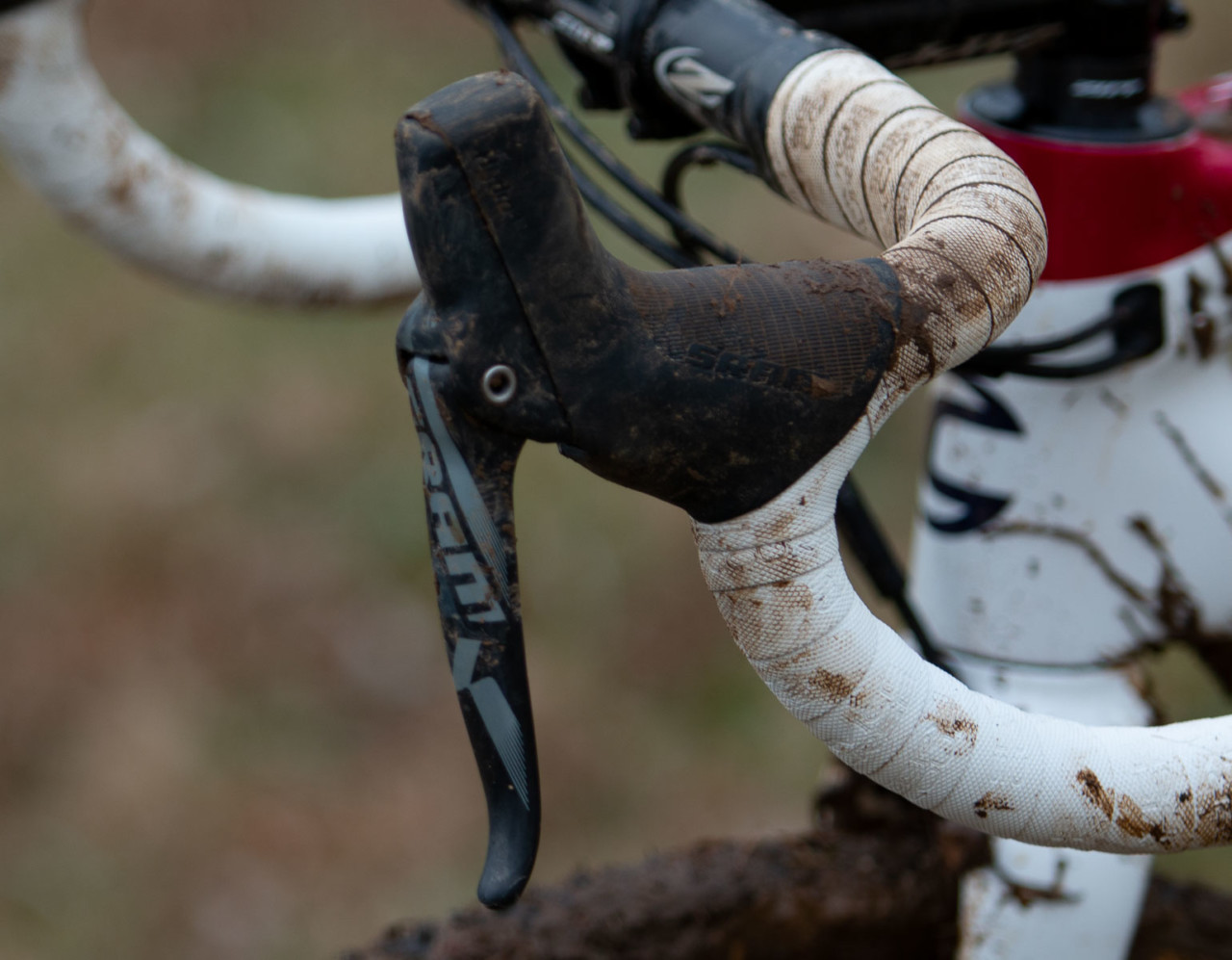 Hyde runs a mechanical SRAM Force 1 groupset with the Force 1 ErgoDynamic Brake Lever on the left. Stephen Hyde's title-winning Cannondale. 2018 Cyclocross National Championships V2. Louisville, KY. © Cyclocross Magazine