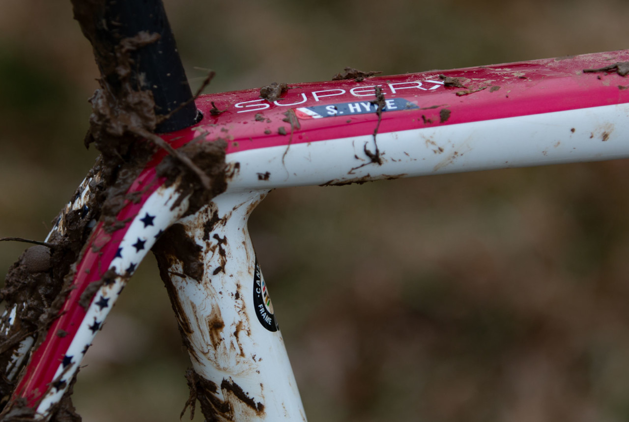Hyde's predominantly white frame mixed red and blue in for a National-Champion-worthy colorway. Stephen Hyde's title-winning Cannondale. 2018 Cyclocross National Championships V2. Louisville, KY. © Cyclocross Magazine
