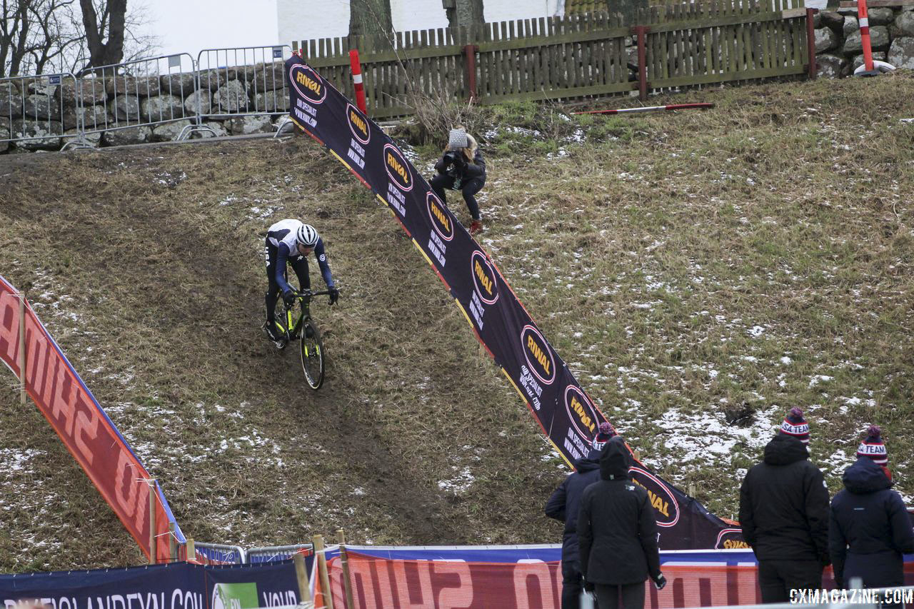 USA Cycling coaches were busy working with the young Team USA riders at Worlds. Bogense World Championships Course Preview. © Z. Schuster / Cyclocross Magazine