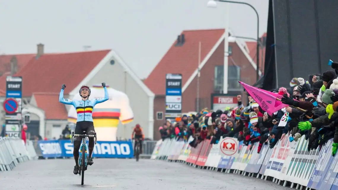 Sanne Cant wins her third world title. 2019 Cyclocross World Championships, Bogense, Denmark. © K. Keeler / Cyclocross Magazine