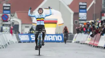 Sanne Cant wins her third world title. 2019 Cyclocross World Championships, Bogense, Denmark. © K. Keeler / Cyclocross Magazine