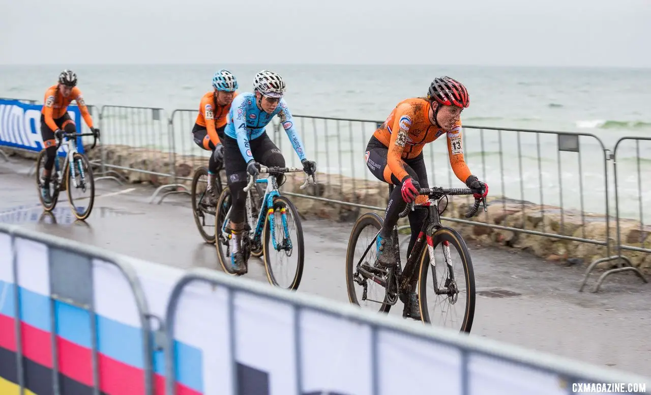 Lucinda Brand looked like the one to beat before she had a fateful bike exchange. Elite Women, 2019 Cyclocross World Championships, Bogense, Denmark. © K. Keeler / Cyclocross Magazine