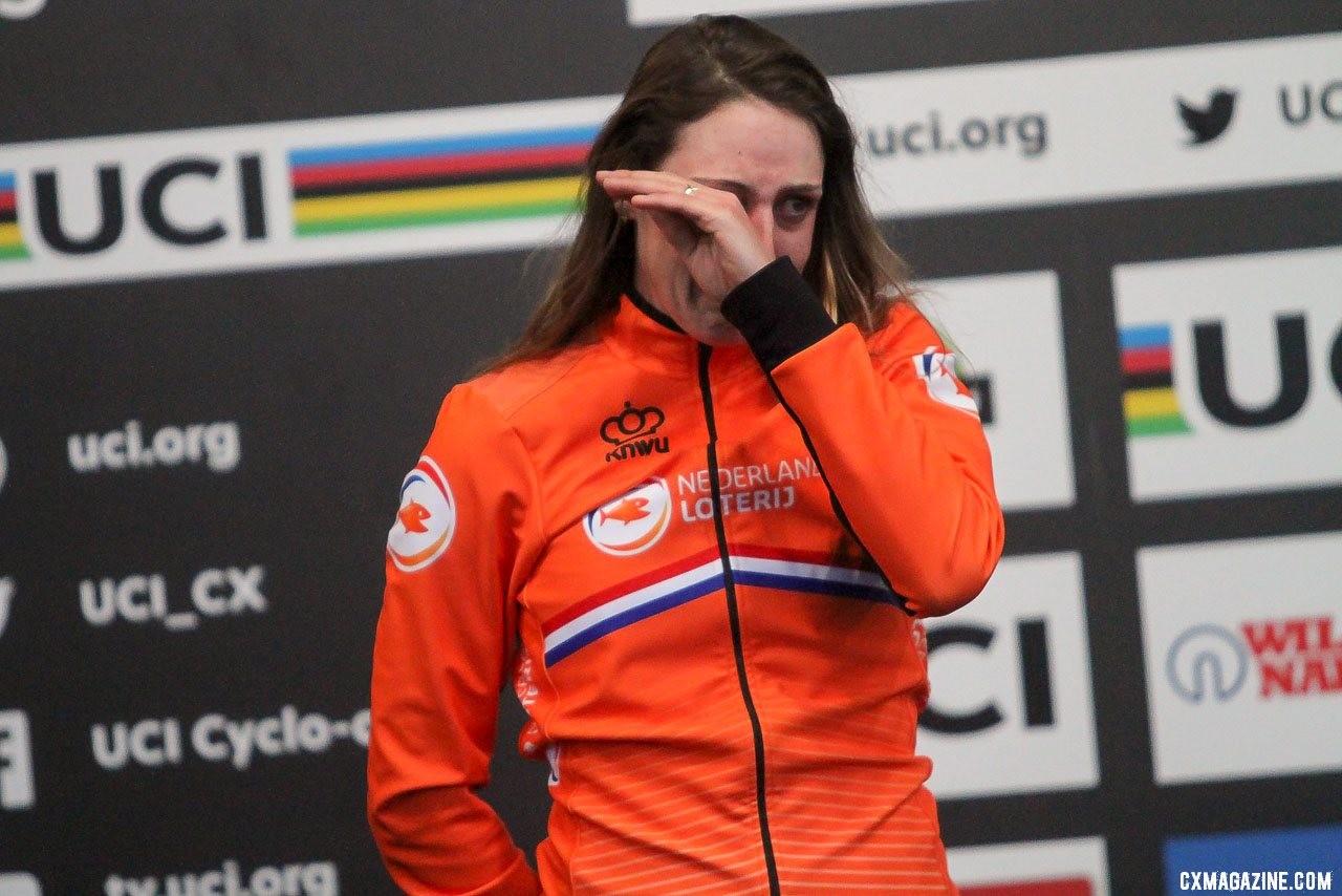 After falling during a bike exchange, Brand might be left to wonder what could have been. 2019 Cyclocross World Championships, Bogense, Denmark. Elite Women. © B. Hazen / Cyclocross Magazine